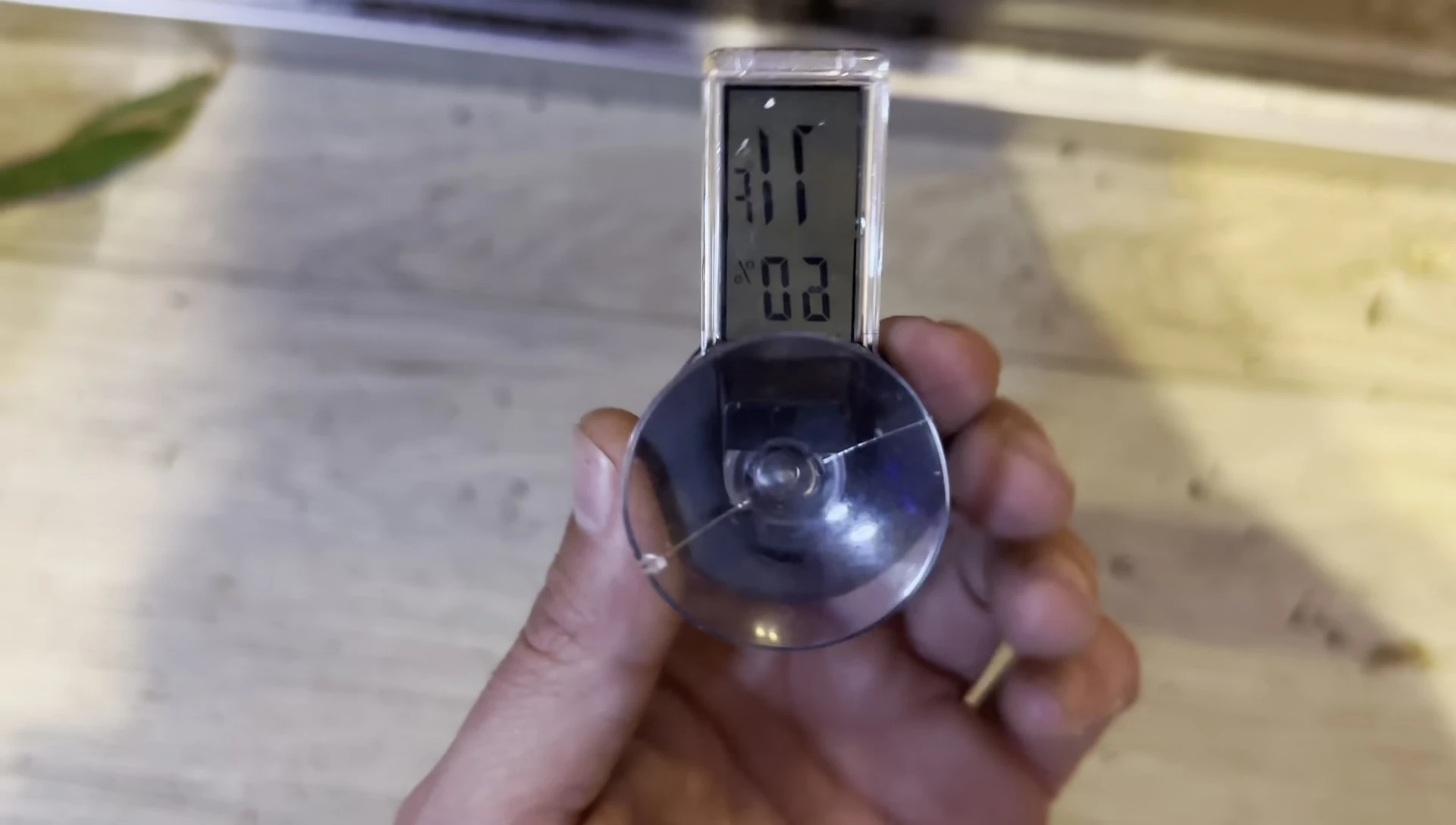 The reviewer emphasizing the accuracy of the device