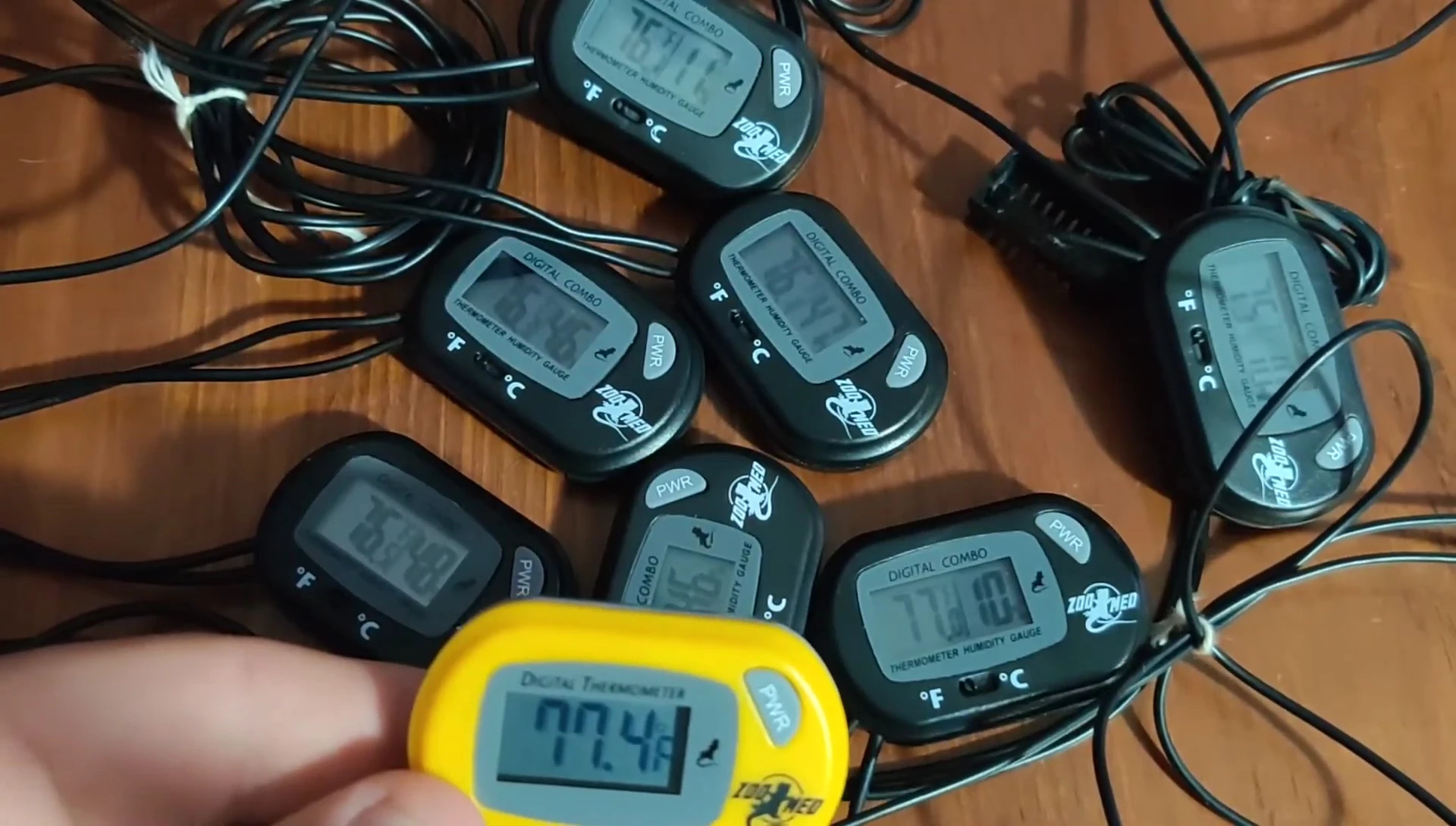 Comparison between plastic and metal probes