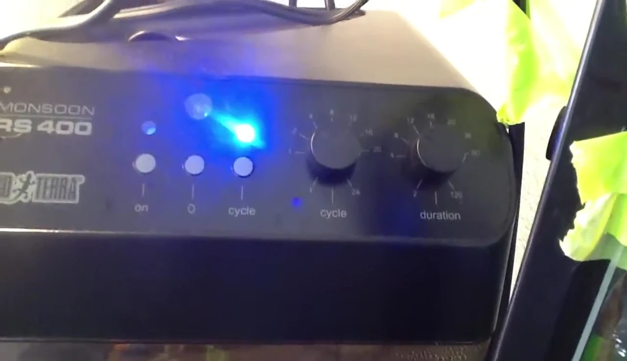The control panel showing the cycle and duration settings