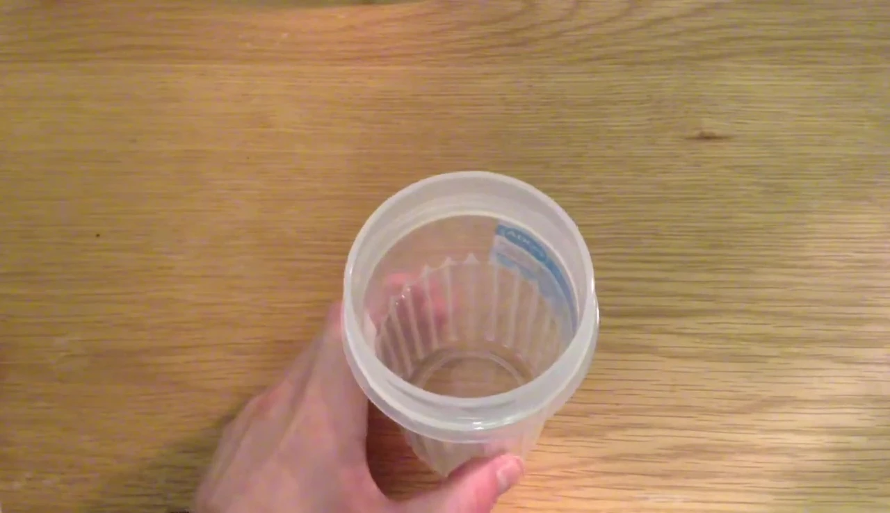 Mealworms being coated with supplement – showing inconsistent results.
