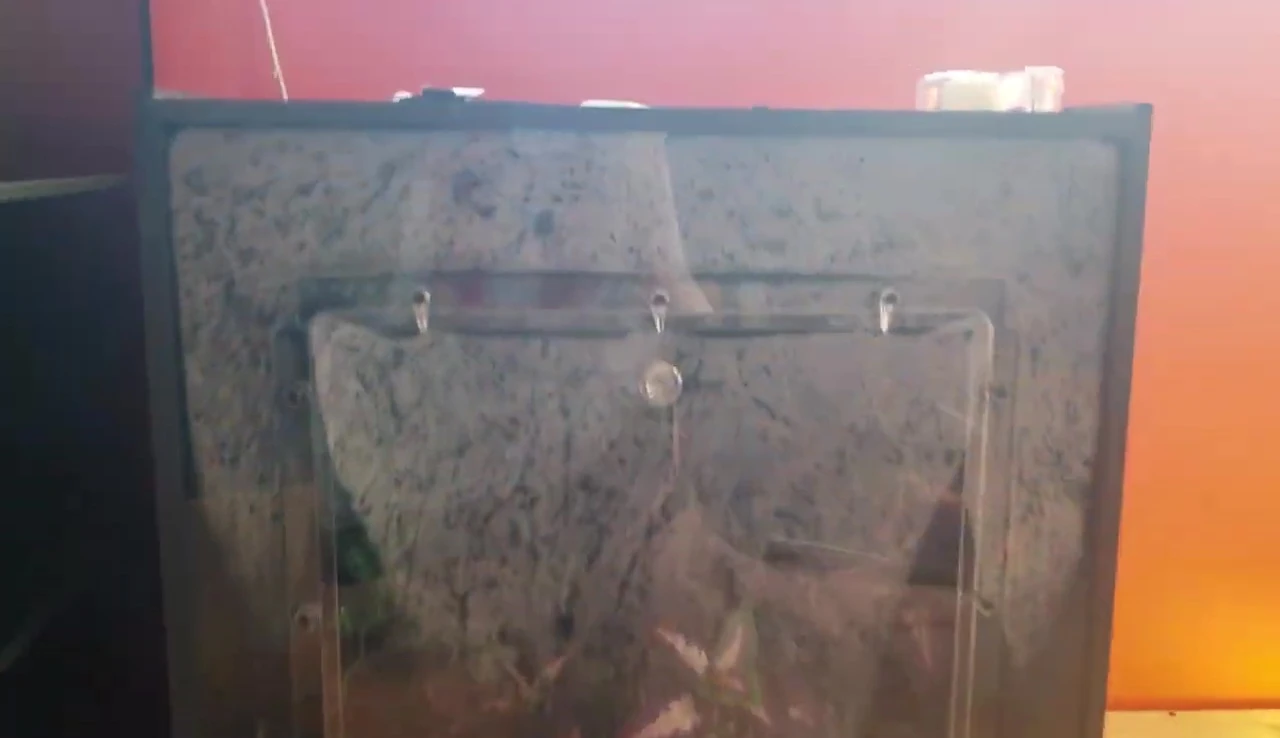 Demonstrating humidity retention