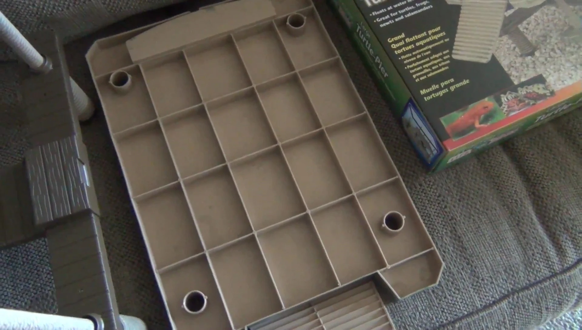 Close-up shot of the air pockets in the platform.