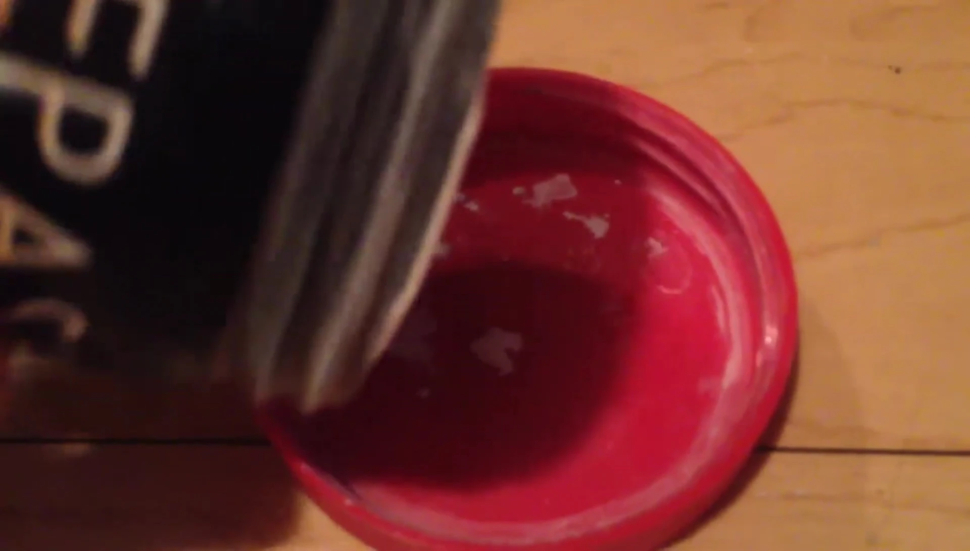 Close-up of the calcium powder's texture