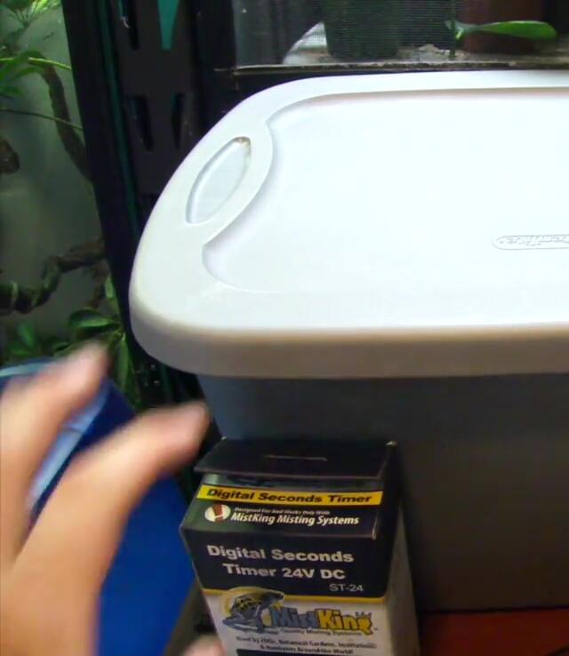 Dark-colored reservoir container