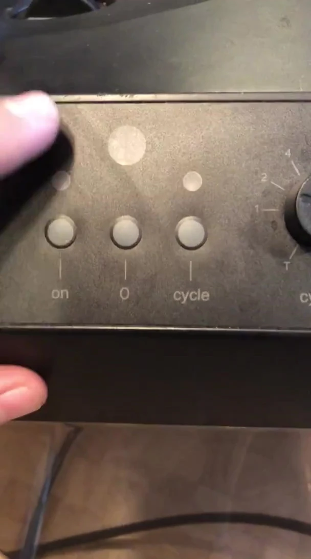 Control panel showing On/Off and Cycle switches