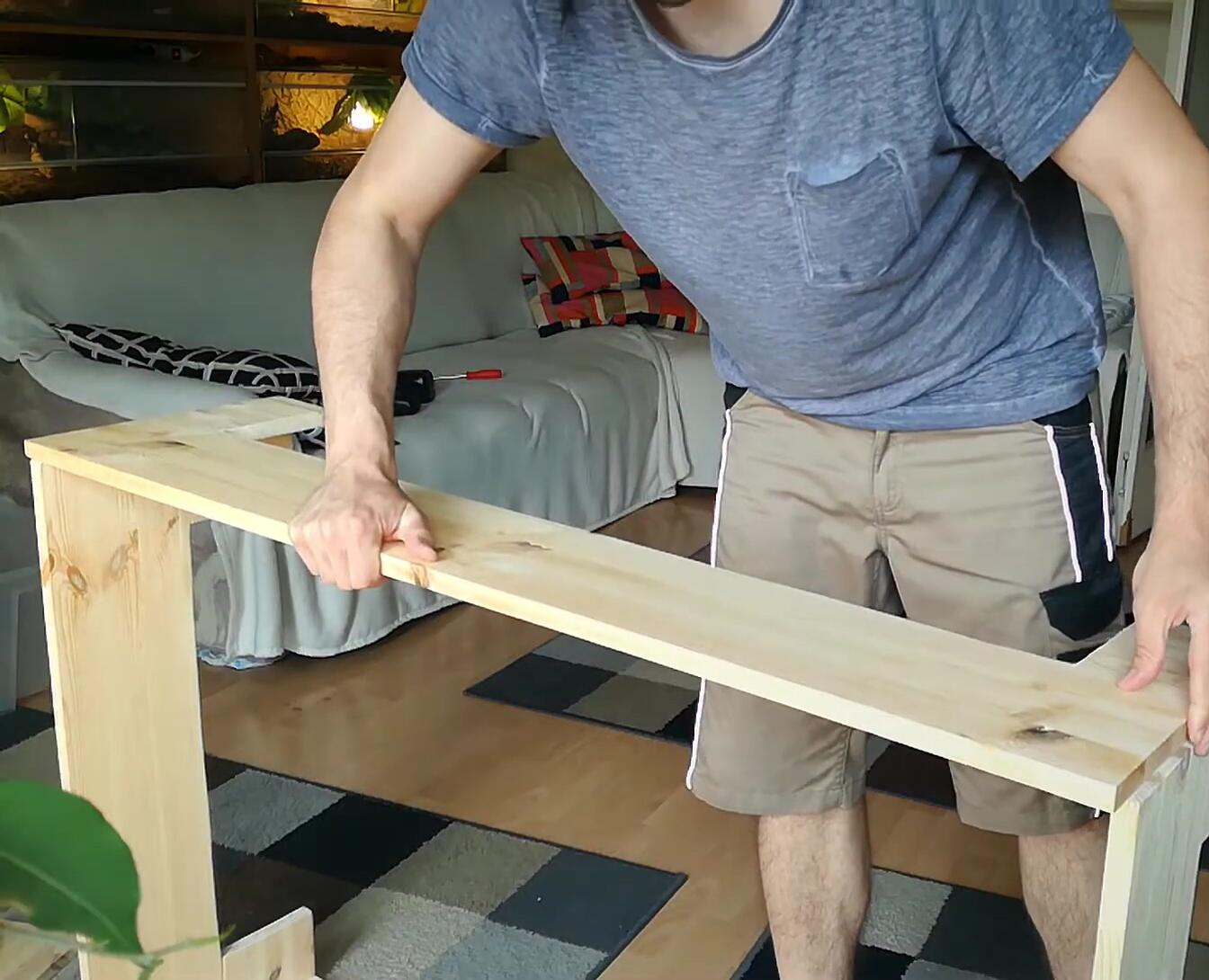 Attaching the bottom pieces